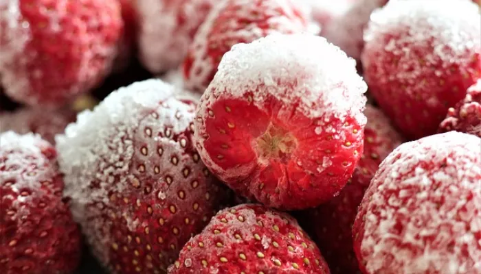 イチゴを美味しく冷凍するには？正しい保存法やアレンジレシピもご紹介！