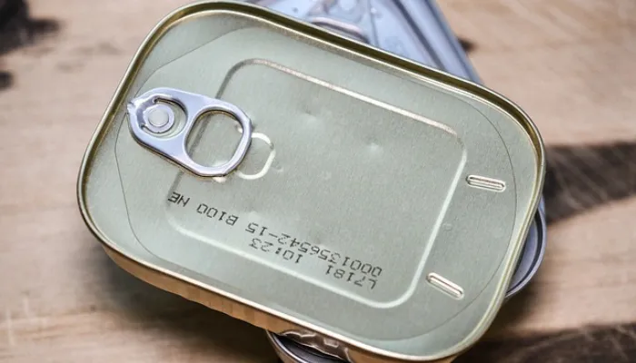 軍の缶詰の画像