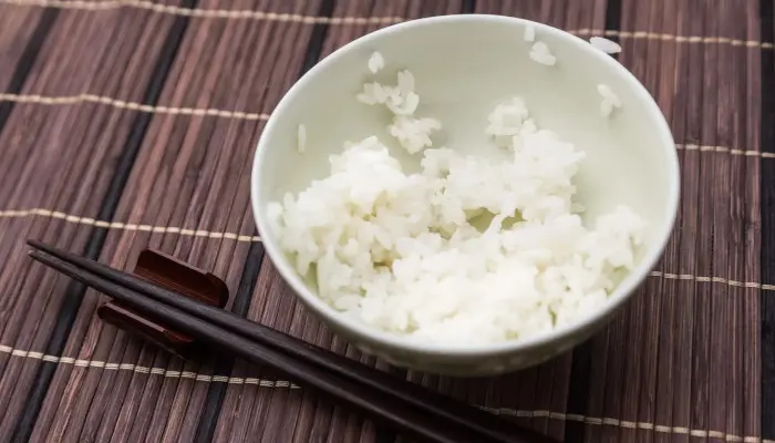 茶碗に残っている食べかけのお米