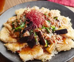 カリッとした食感に食が進む！香ばしおこげのあんかけそうめん